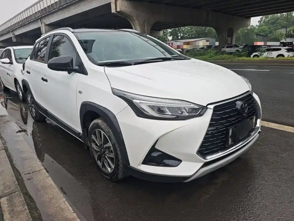 Toyota Yaris L 2021