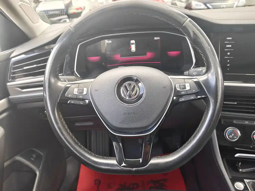 Volkswagen Sagitar 2021
