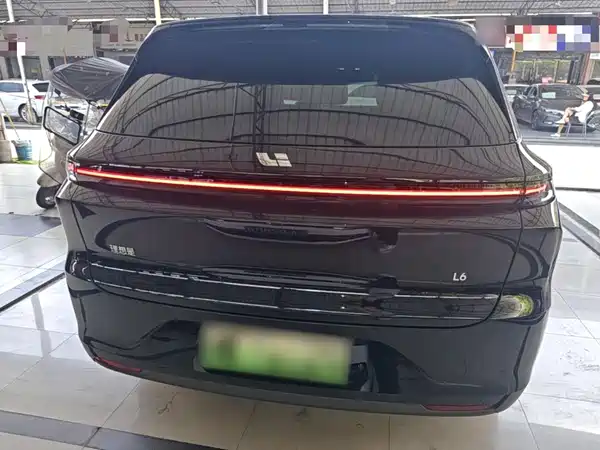Li Auto L6 2025
