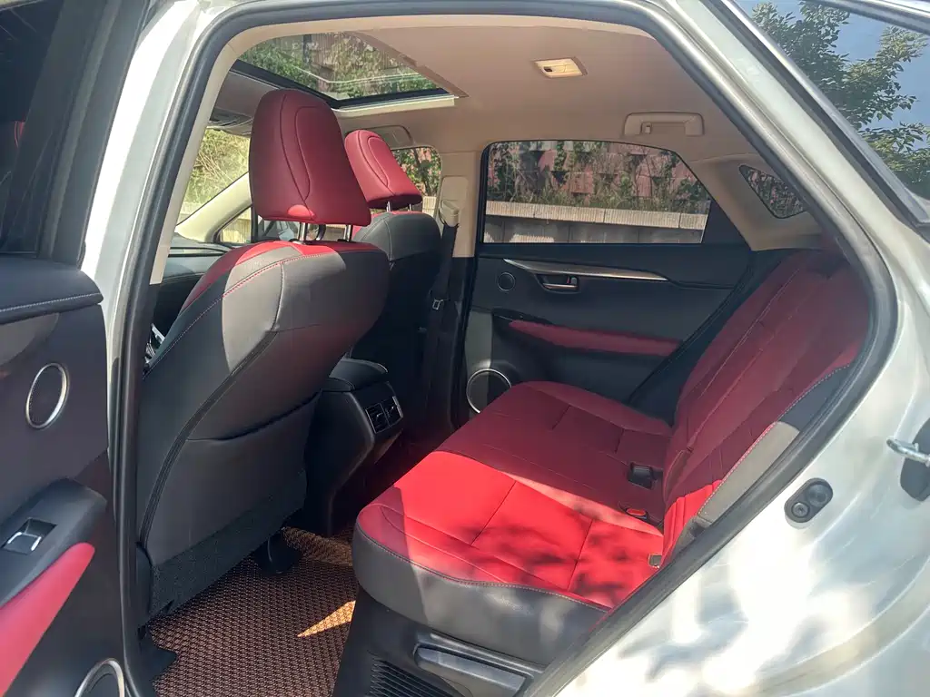 Lexus NX 2021