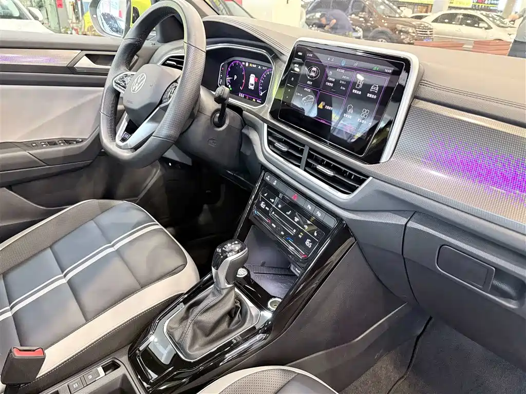 Volkswagen T-Roc 2023 — фото 17