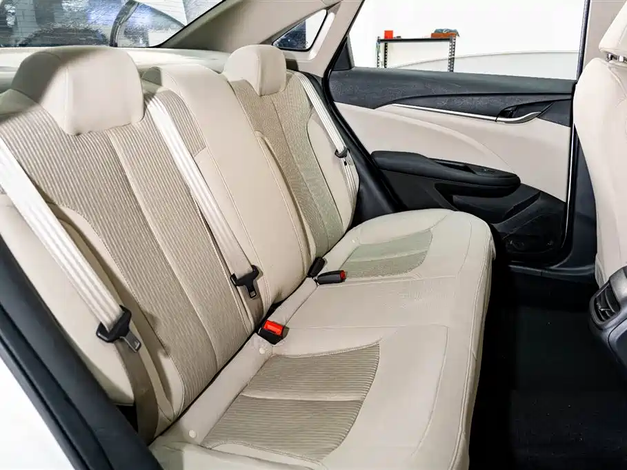 Buick Excelle 2017 — фото 21