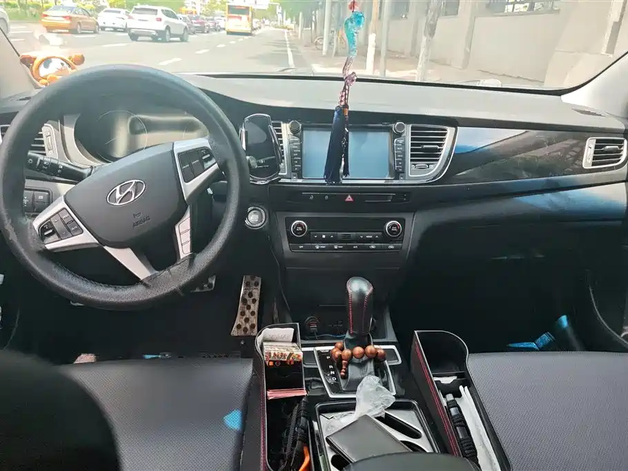 Hyundai Mistra 2014 — фото 12
