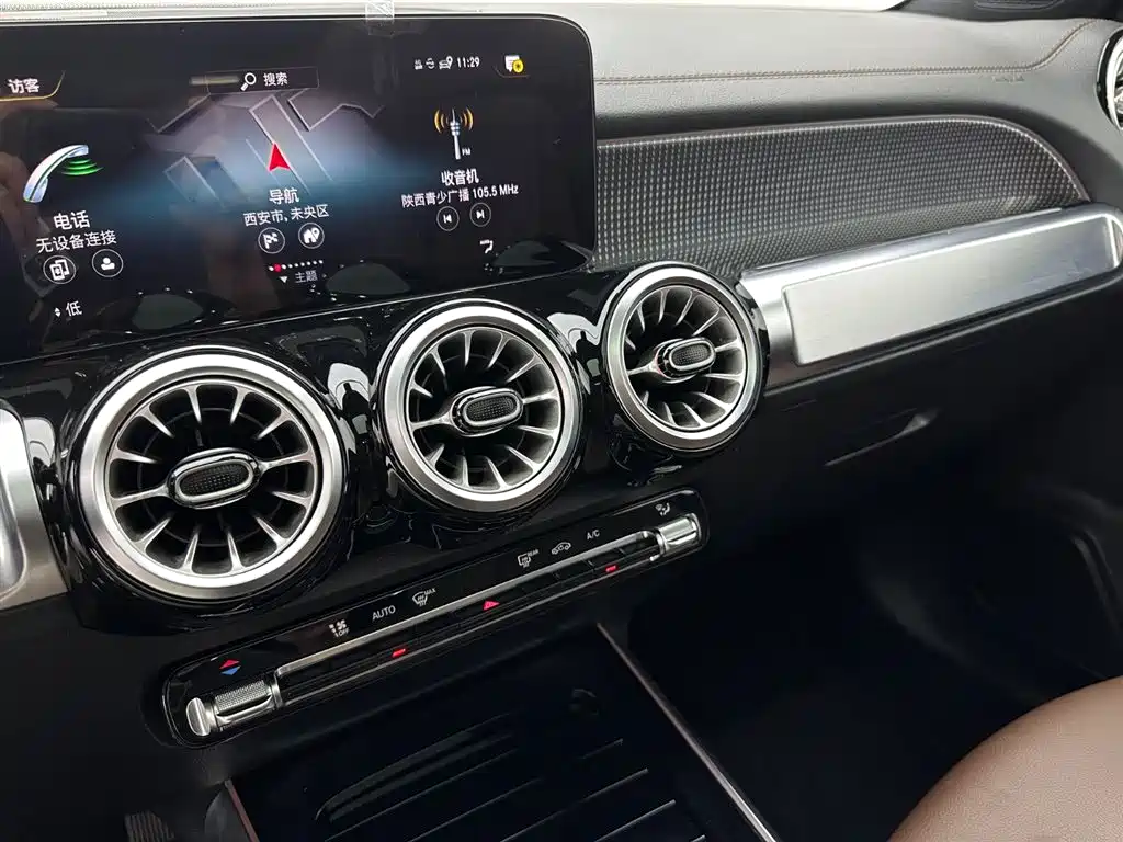 Mercedes-Benz GLB 2023 — фото 12