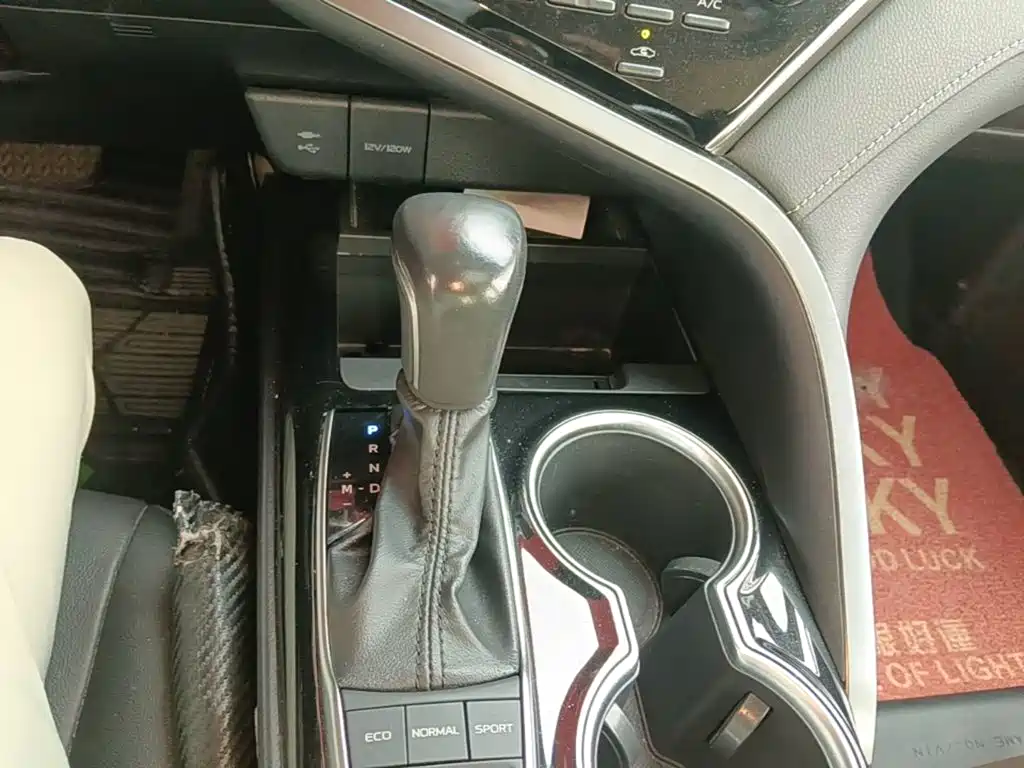 Toyota Camry 2020 — фото 14