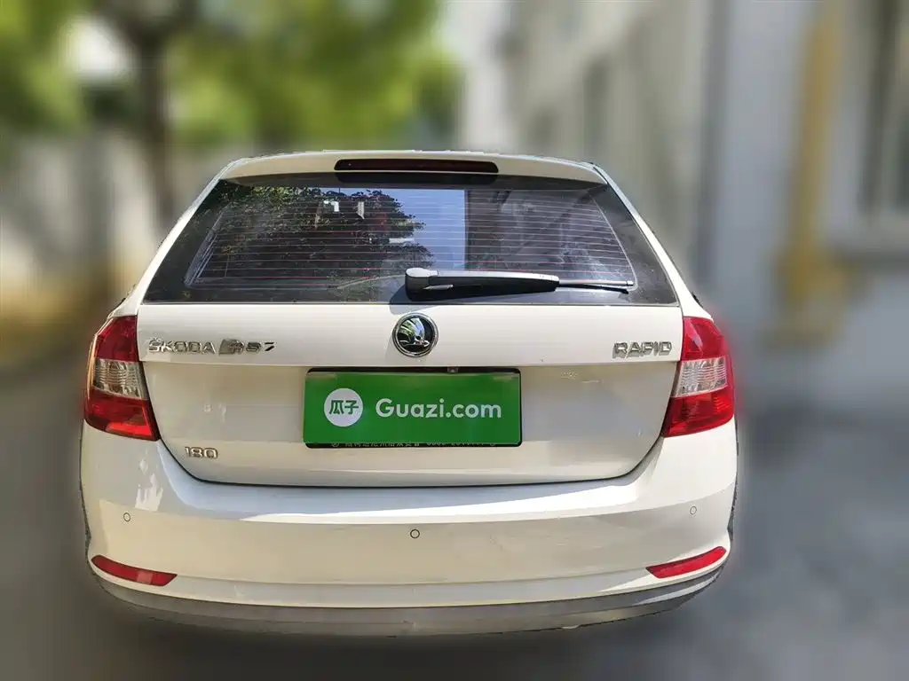 Skoda Rapid Spaceback 2019 — фото 25