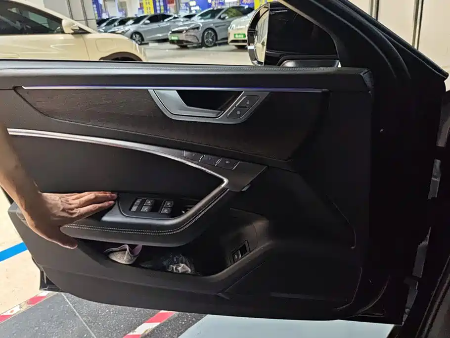 Audi A6L 2023