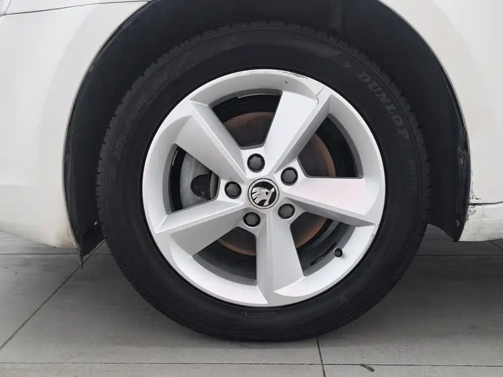 Skoda Octavia 2015 — фото 17
