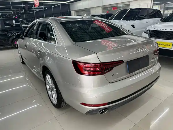 Audi A4L 2018
