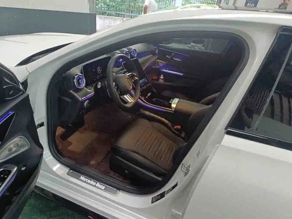 Mercedes-Benz C-Class 2025