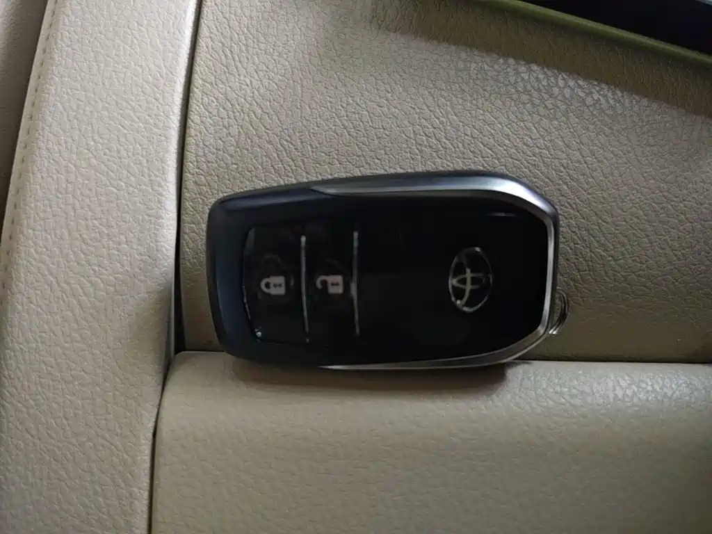 Toyota Highlander 2015 — фото 9