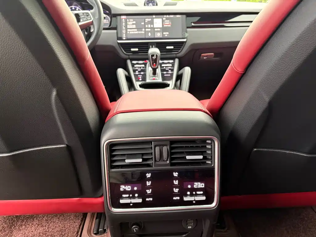 Porsche Cayenne 2019 — фото 12