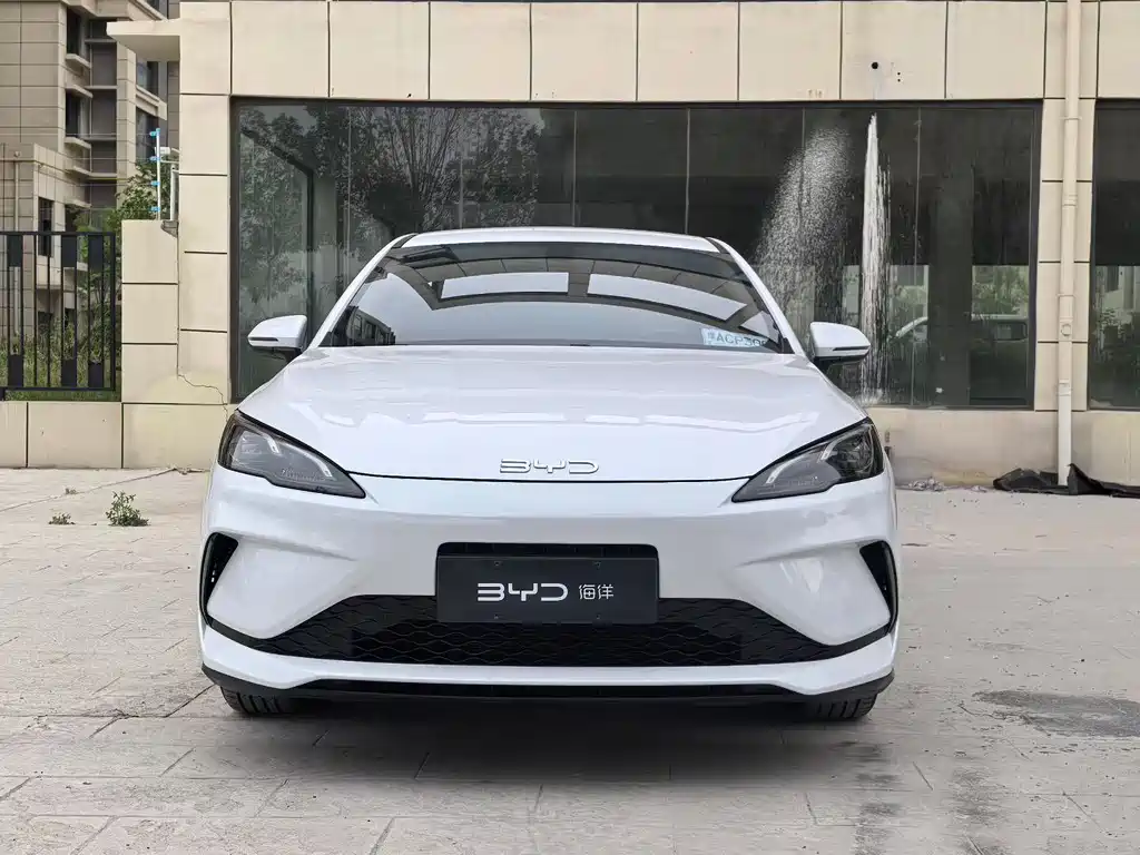 BYD Seal 05 DM-i 2025 — фото 2