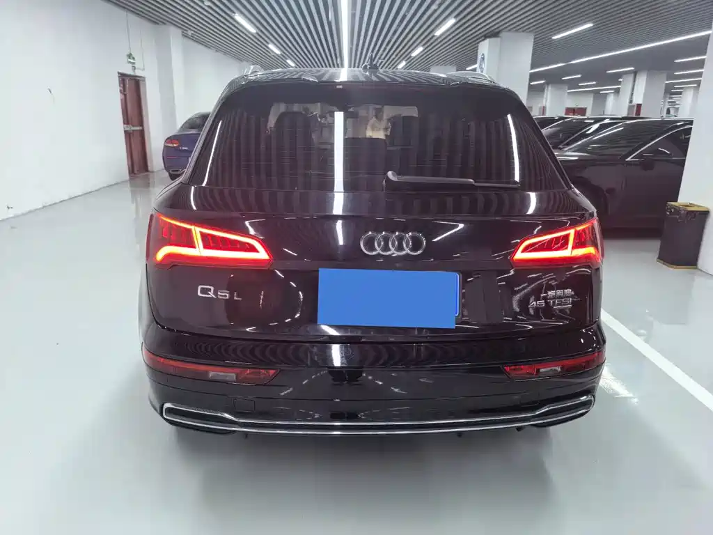 Audi Q5L 2019 — фото 17