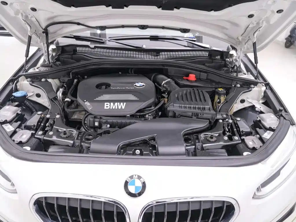 BMW 1 Series 2018 — фото 26
