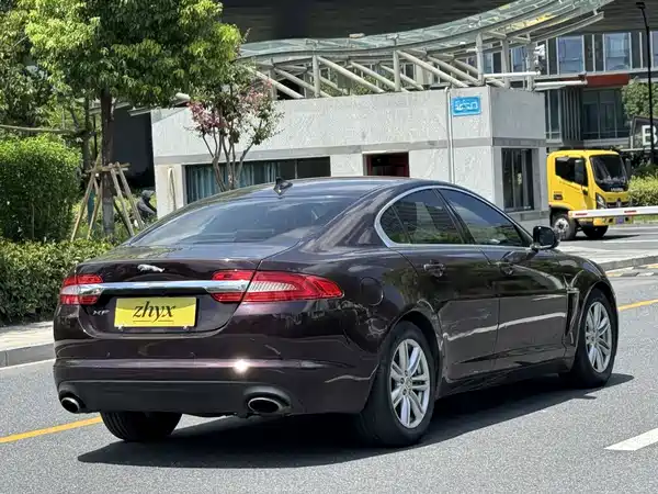 Jaguar XF 2015