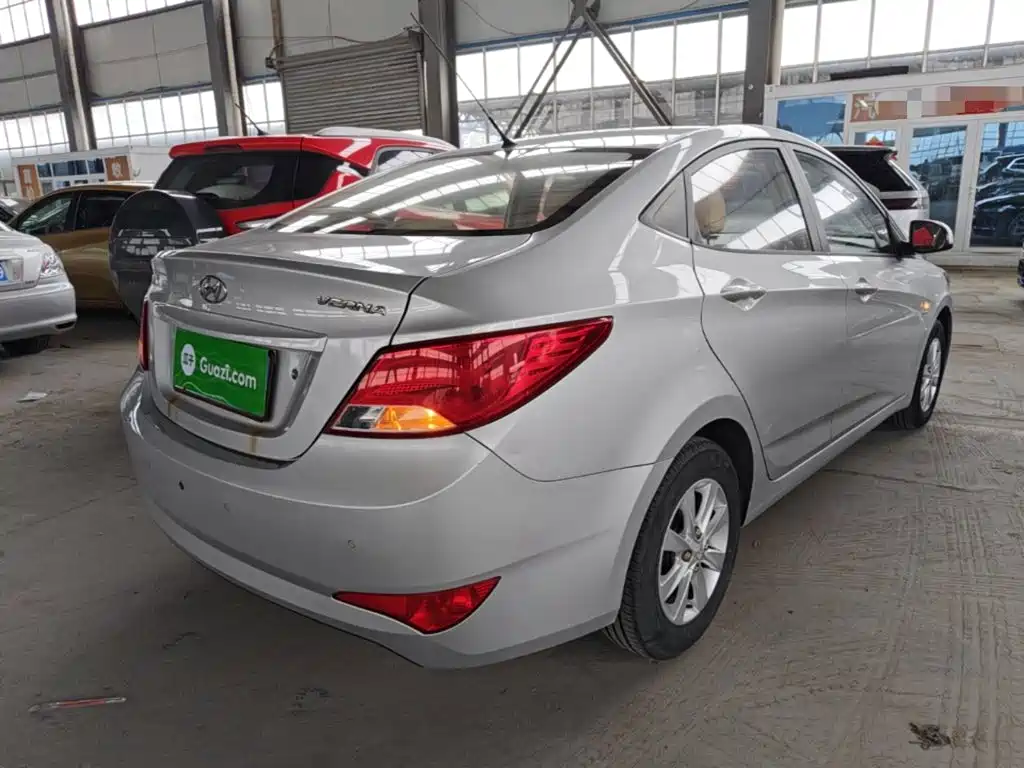 Hyundai Verna 2015 — фото 7