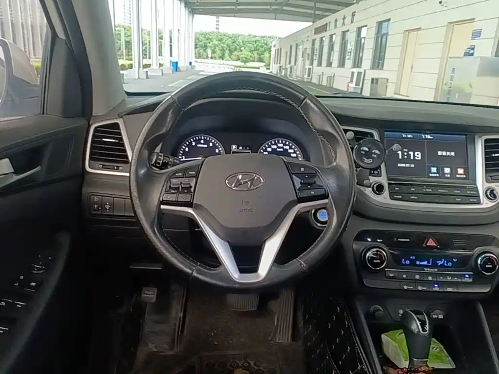 Hyundai Tucson 2016 — фото 11