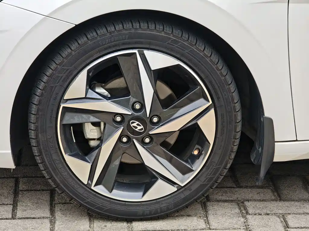 Hyundai Elantra 2022 — фото 16