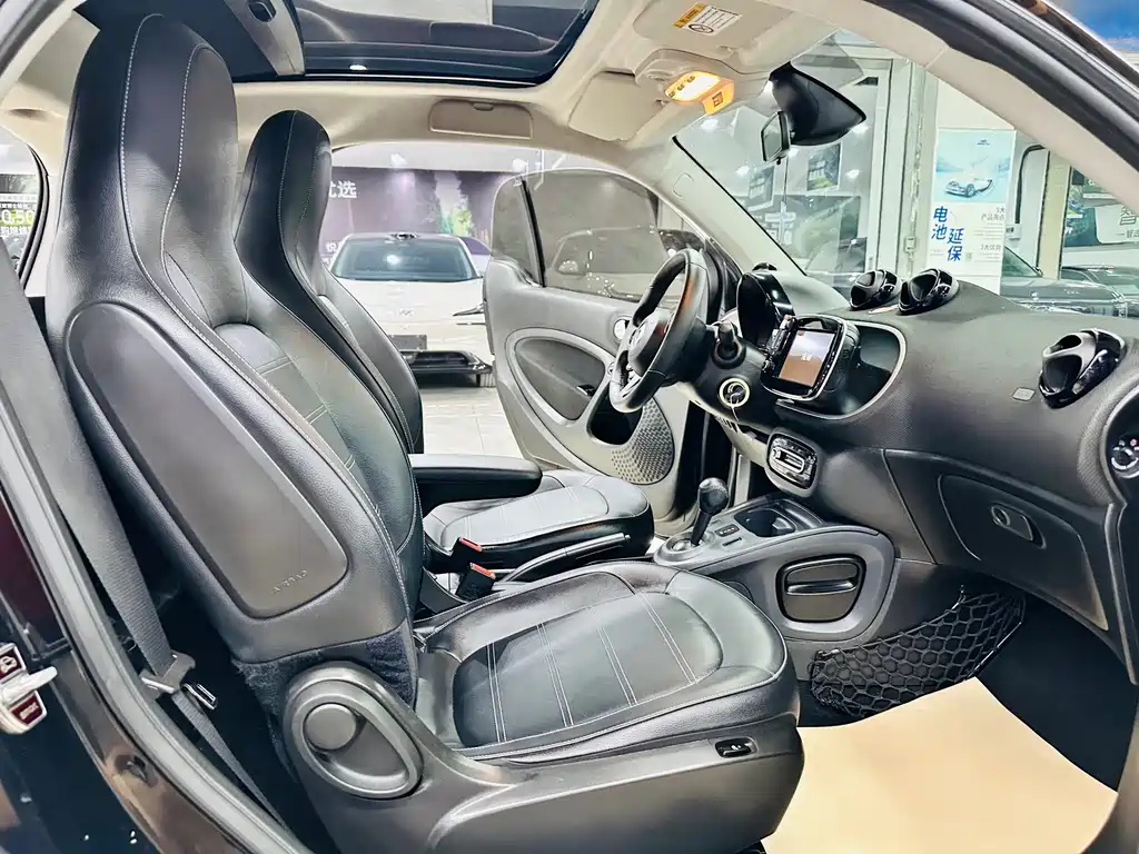 smart fortwo 2018 — фото 17