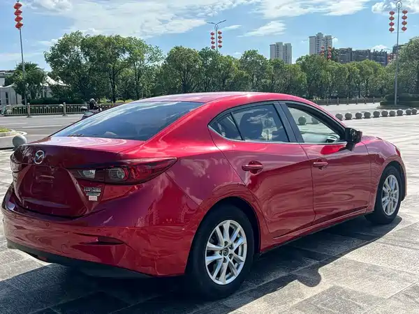 Mazda 3 Axela 2016