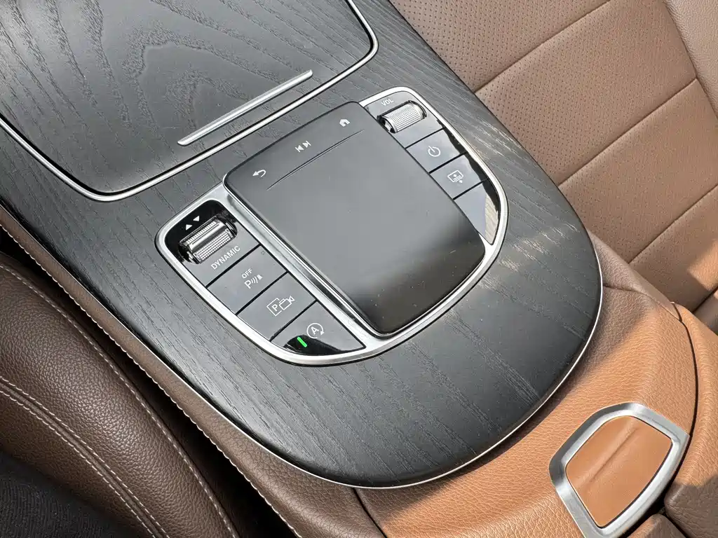 Mercedes-Benz E-Class 2022 — фото 12