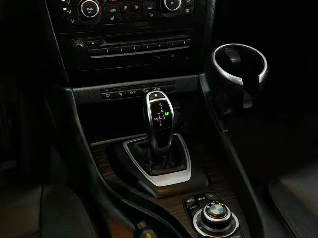 BMW X1 2015 — фото 13