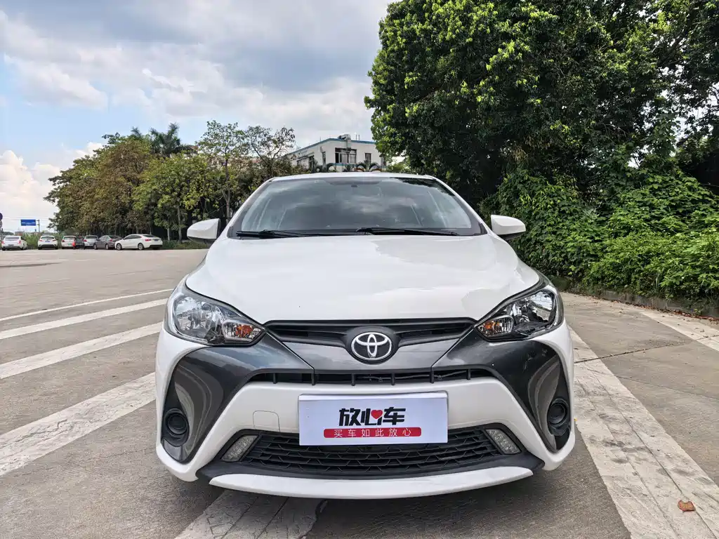 Toyota Yaris L 2017 — фото 2