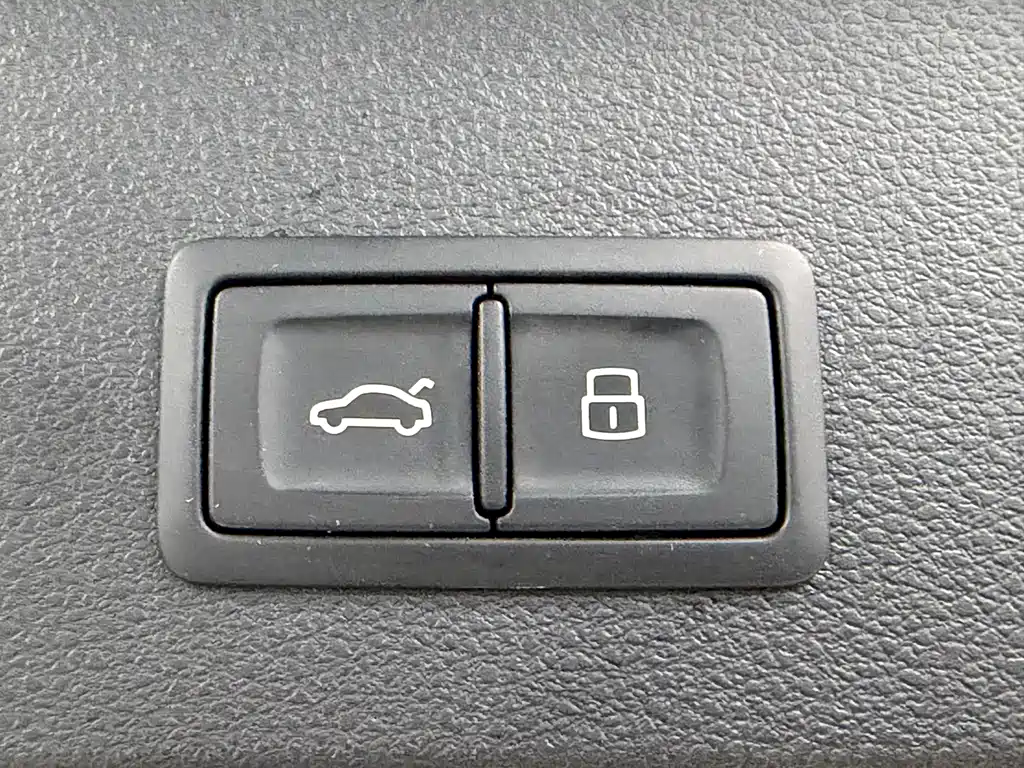 Audi Q2L 2022 — фото 20