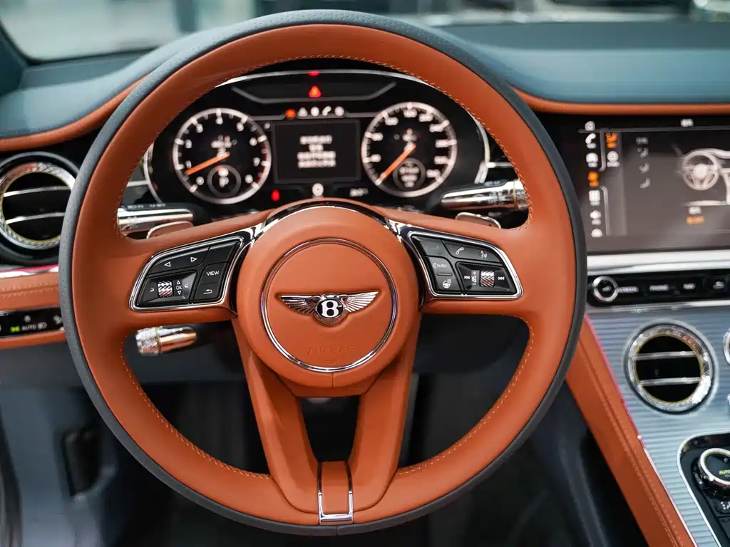 Bentley Continental 2021 — фото 11