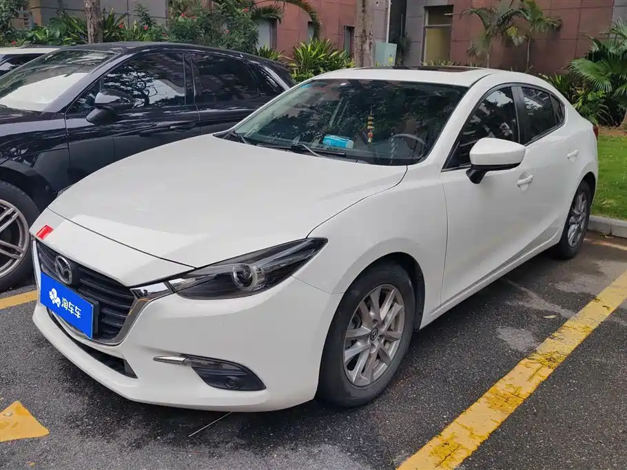 Mazda 3 Axela 2018 — фото 1