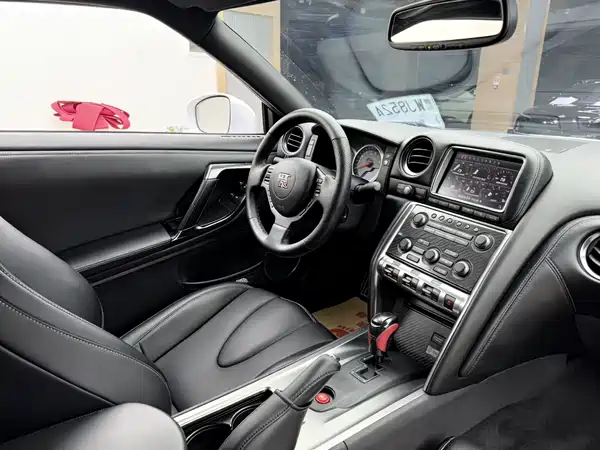 Nissan GT-R 2012