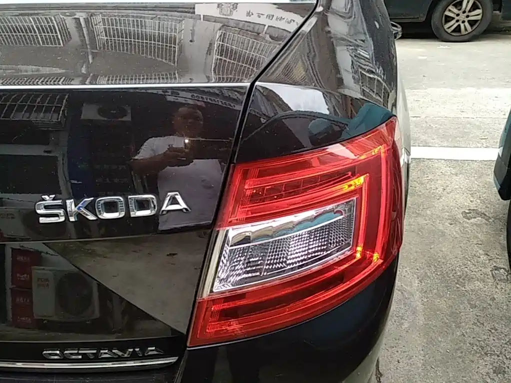 Skoda Octavia 2015 — фото 8