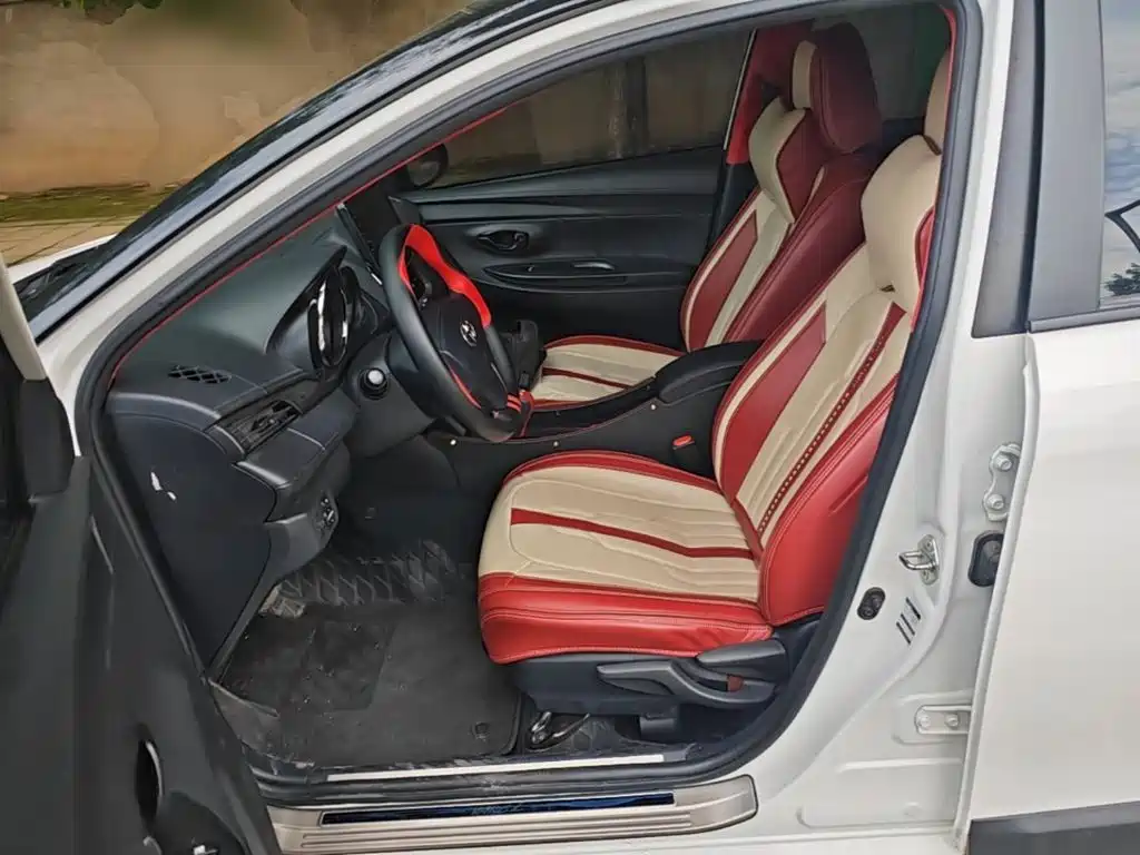Toyota Yaris L 2021 — фото 15