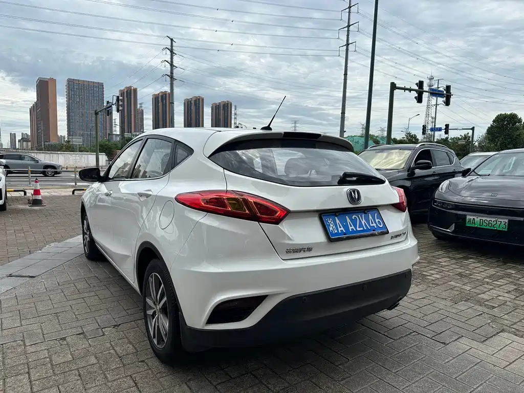 Changan Eado XT 2015 — фото 5