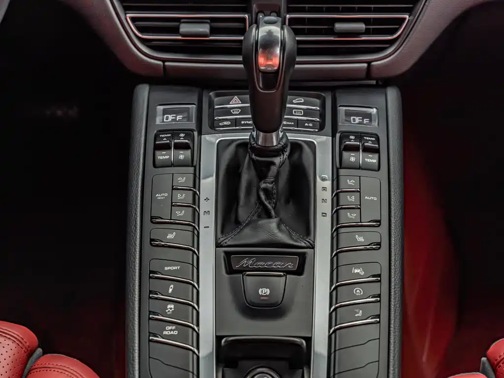 Porsche Macan 2018 — фото 20