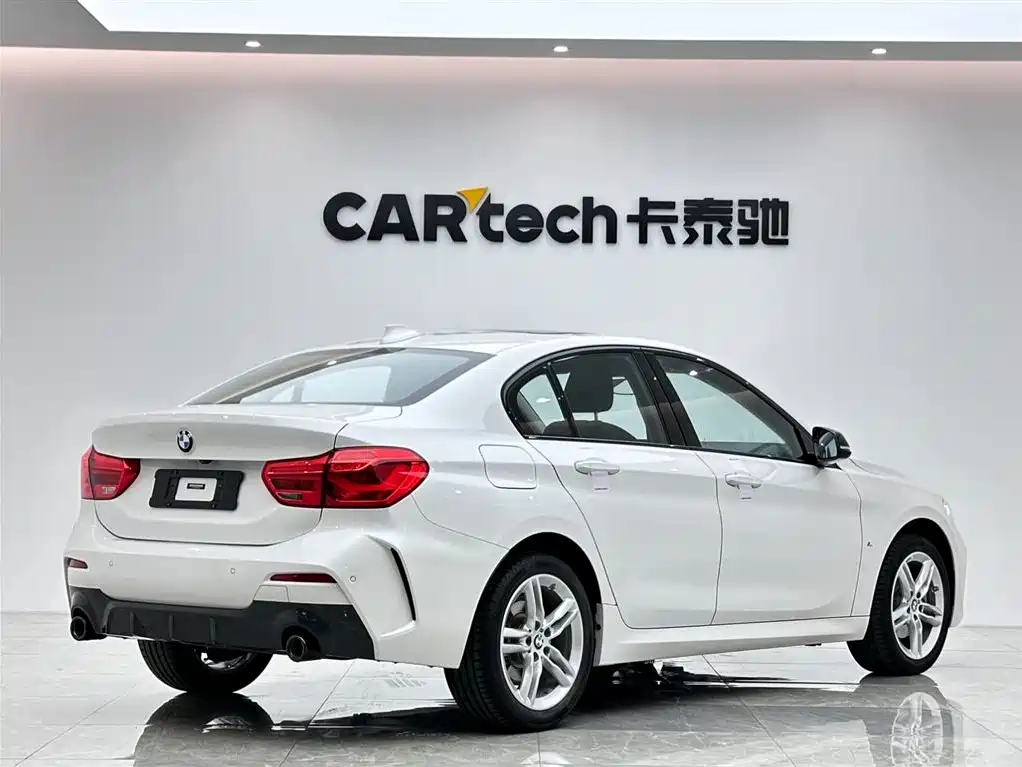 BMW 1 Series 2021 — фото 5