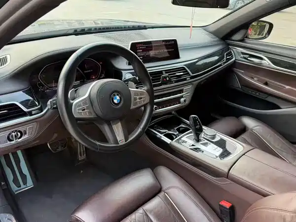 BMW 7 Series 2021