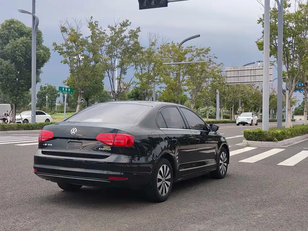Volkswagen Sagitar 2018
