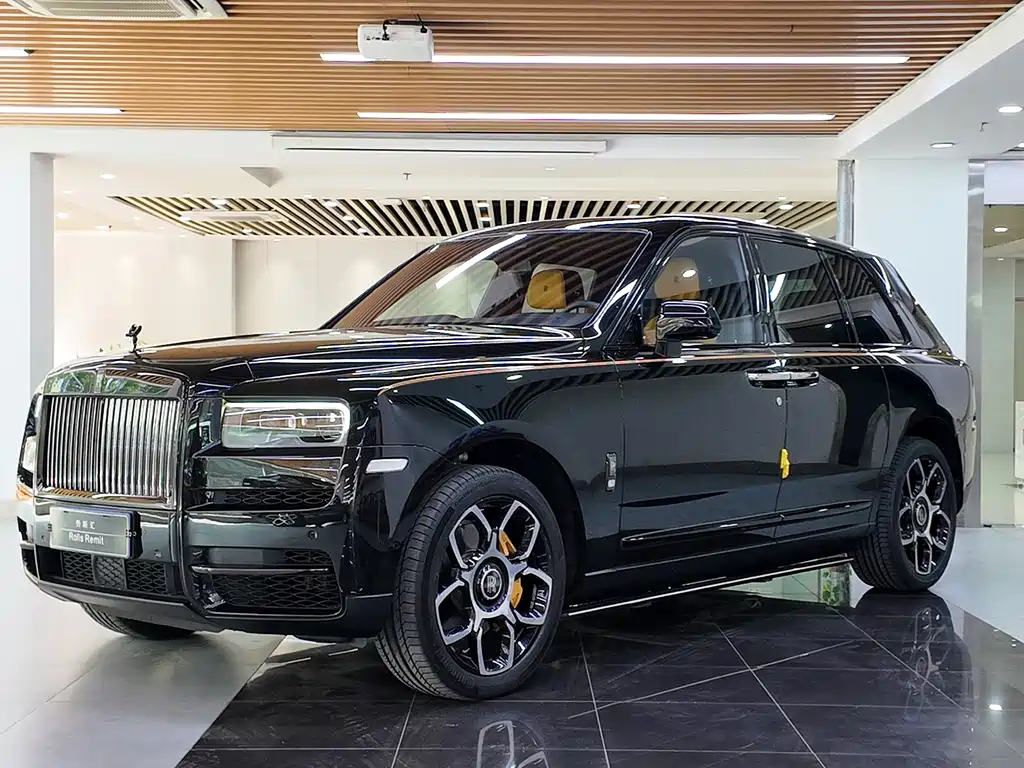 Rolls-Royce Cullinan 2021 — фото 1