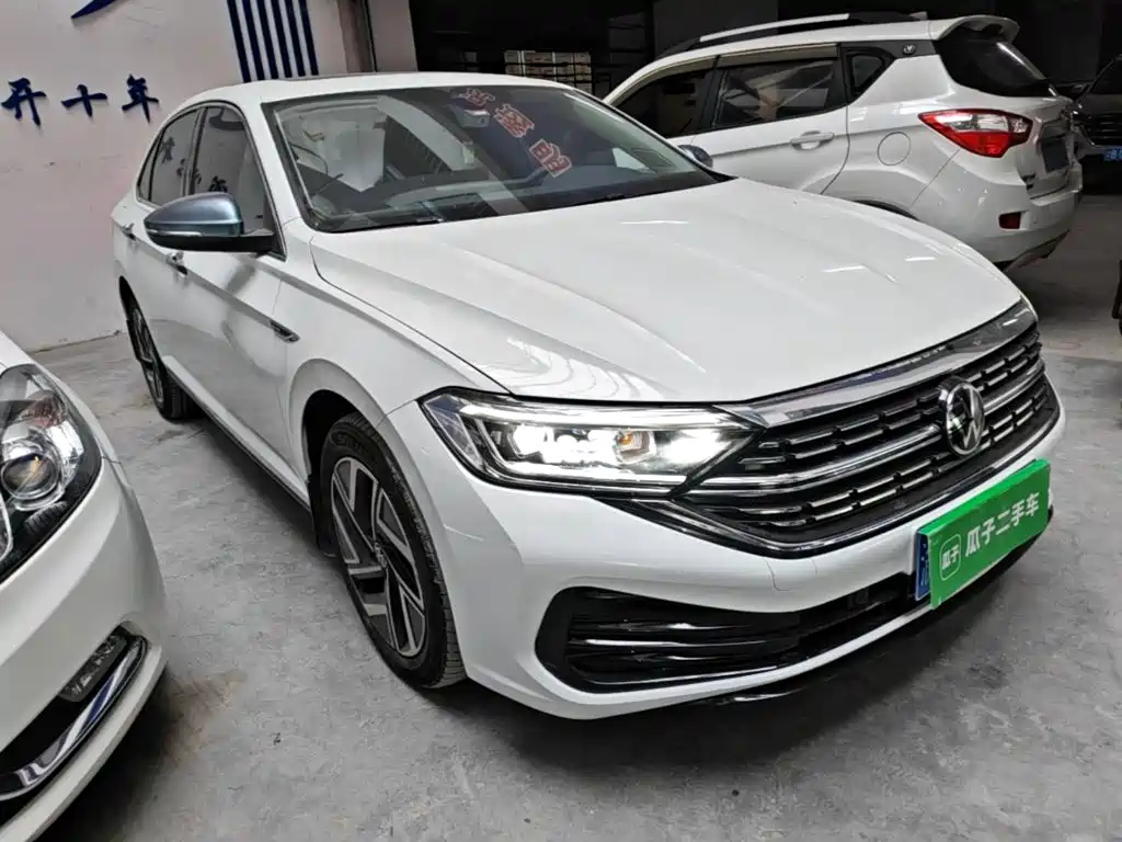 Volkswagen Sagitar 2022