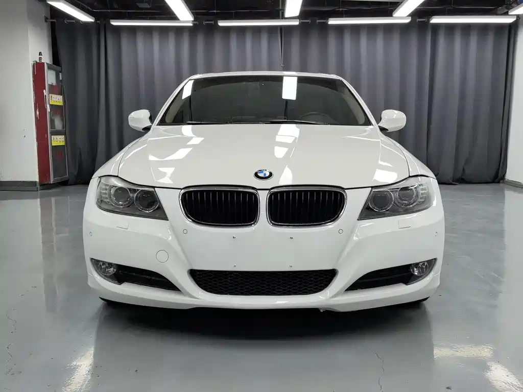 BMW 3 Series 2010 — фото 2