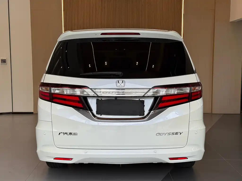 Honda Odyssey 2017 — фото 18