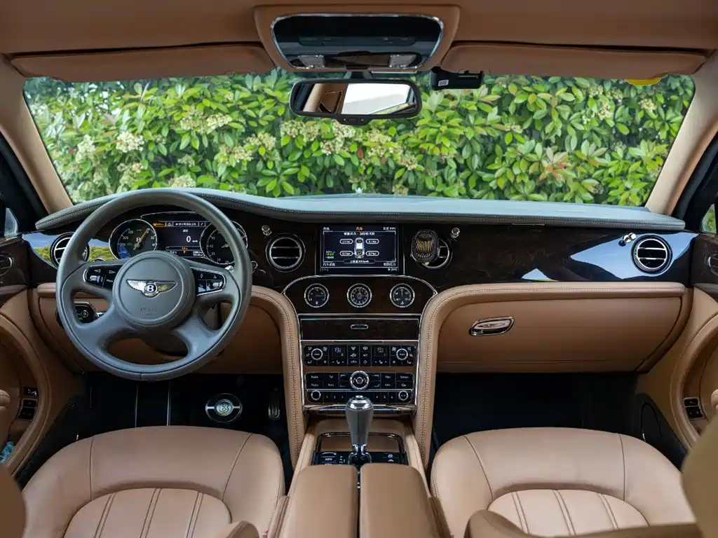 Bentley Mulsanne 2015 — фото 11