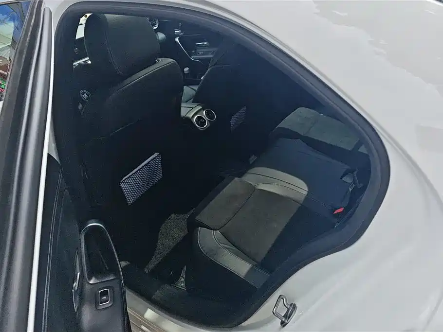 Mercedes-Benz A-Class 2023 — фото 11