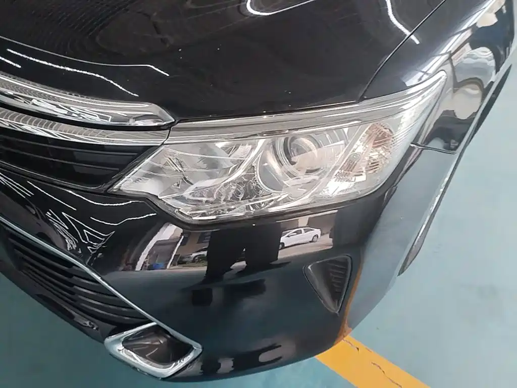 Toyota Camry 2016 — фото 24