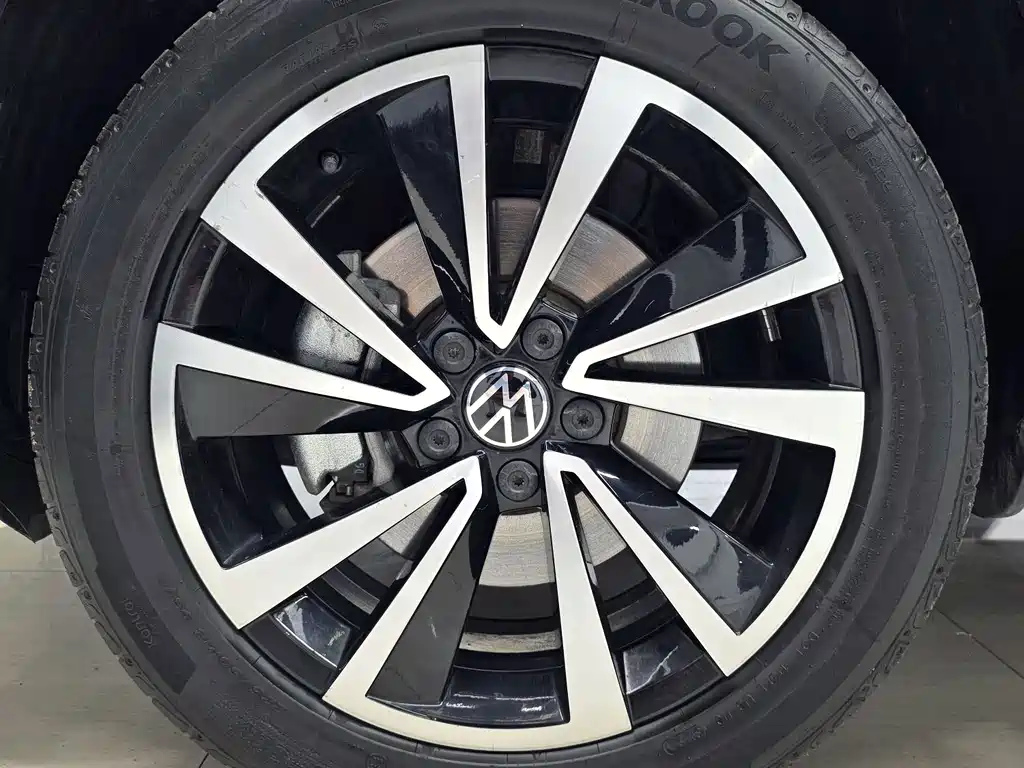 Volkswagen Tharu 2022 — фото 12