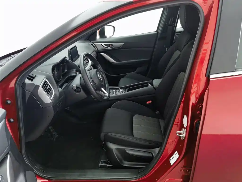 Mazda CX-4 2017 — фото 10
