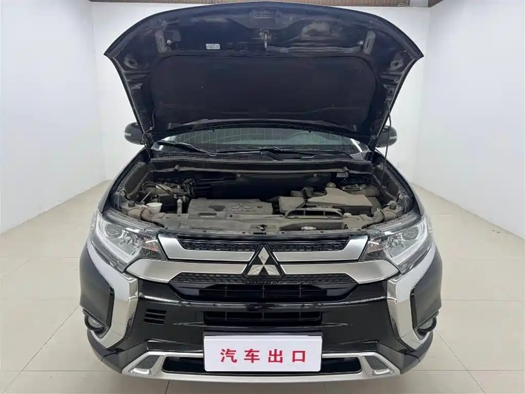 Mitsubishi Outlander 2022 — фото 7