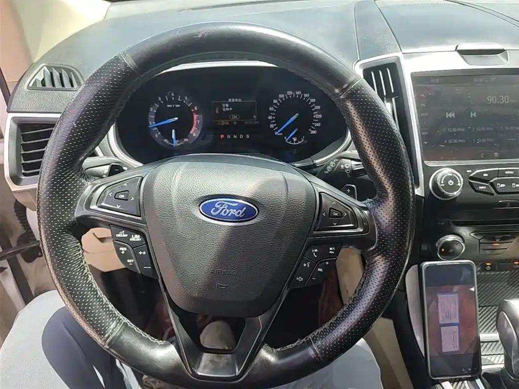 Ford Edge 2015 — фото 11